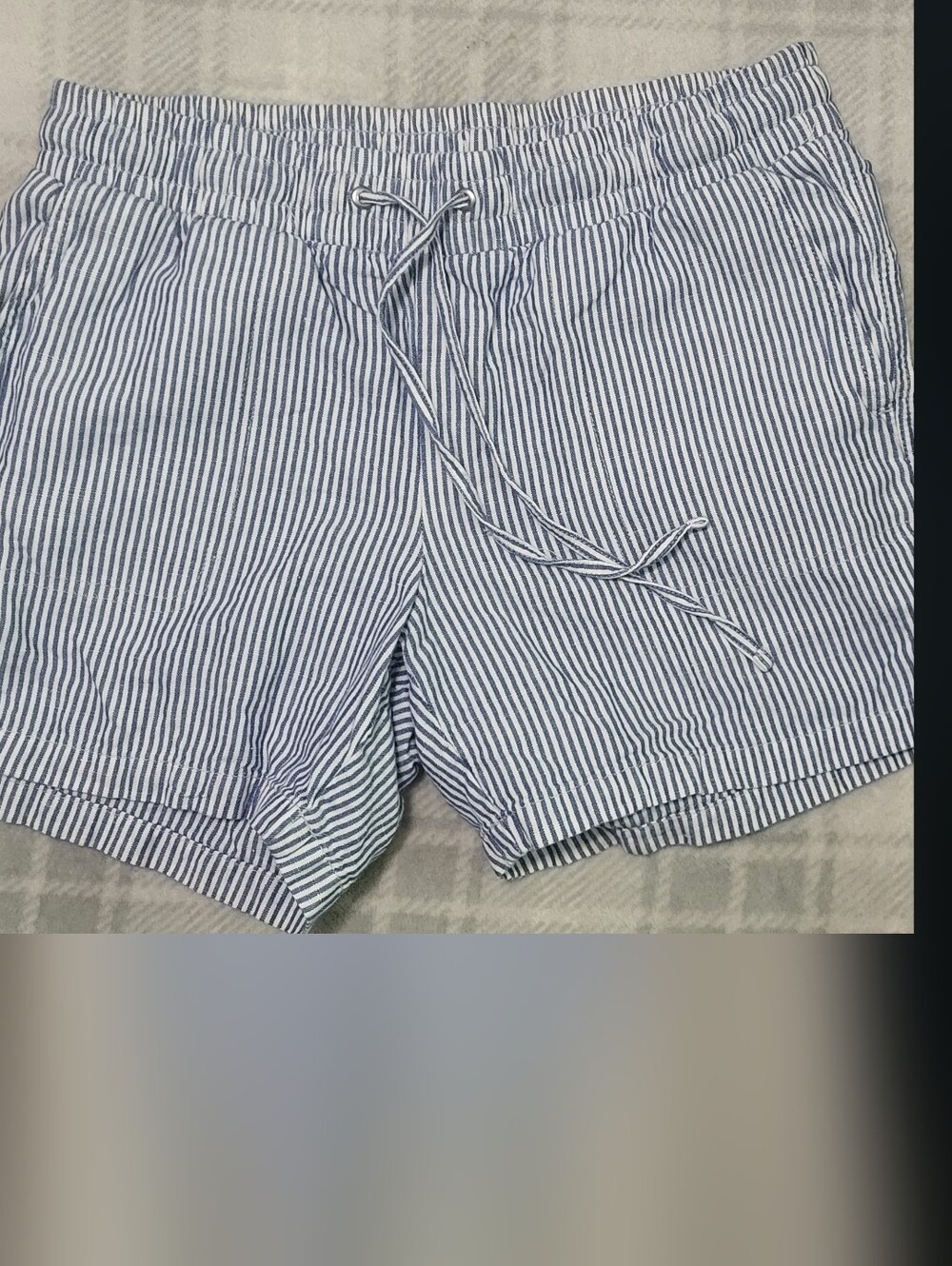 Amazon Essentials Blue and White Striped Shorts with Drawstring Waist Small